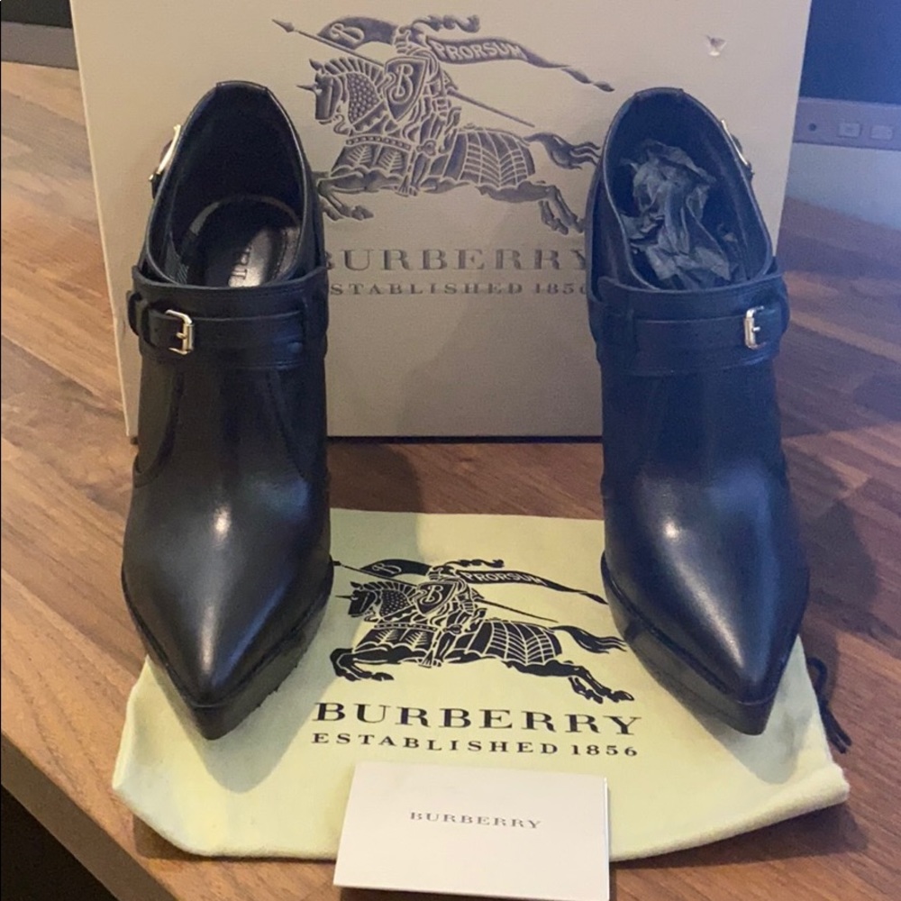 Burberry leather heel boots